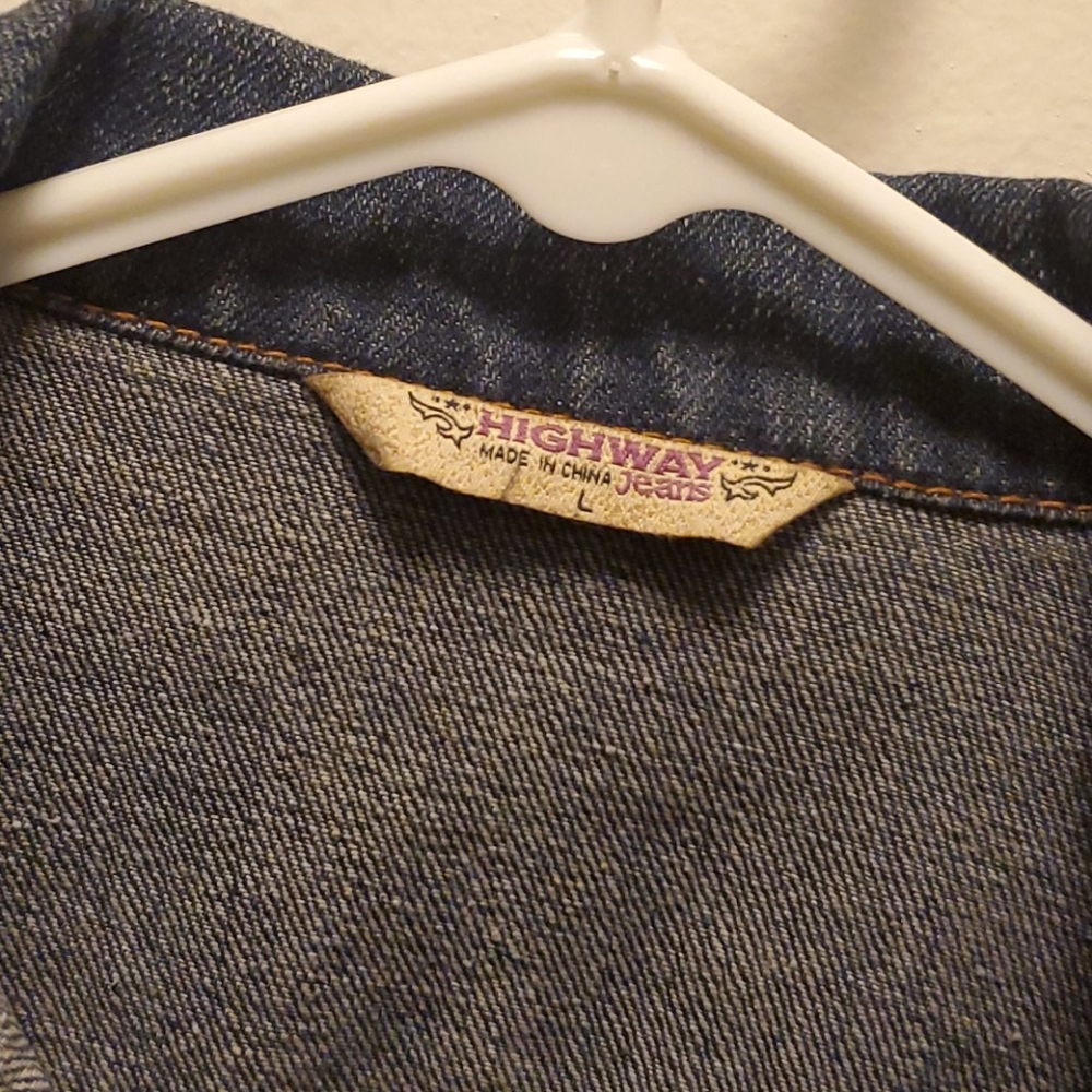 Distressed Jean jacket - Picture 3 of 6